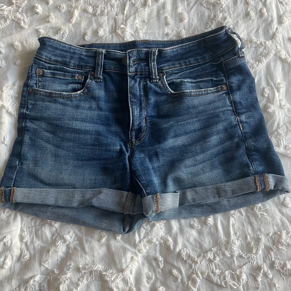 A&E shorts 💙